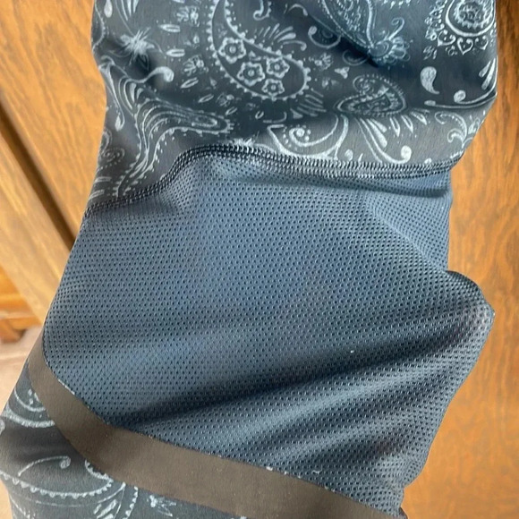 Navy Paisley Sweaty Betty Leggings - Picture 5 of 5